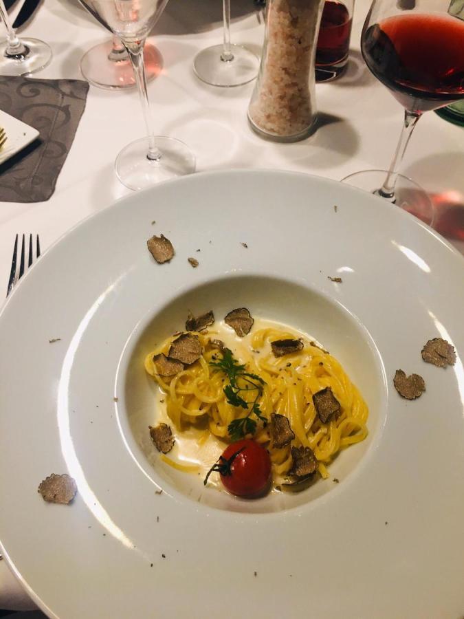 Gasthaus Zum Hirsch Hotel Lampoldshausen ภายนอก รูปภาพ